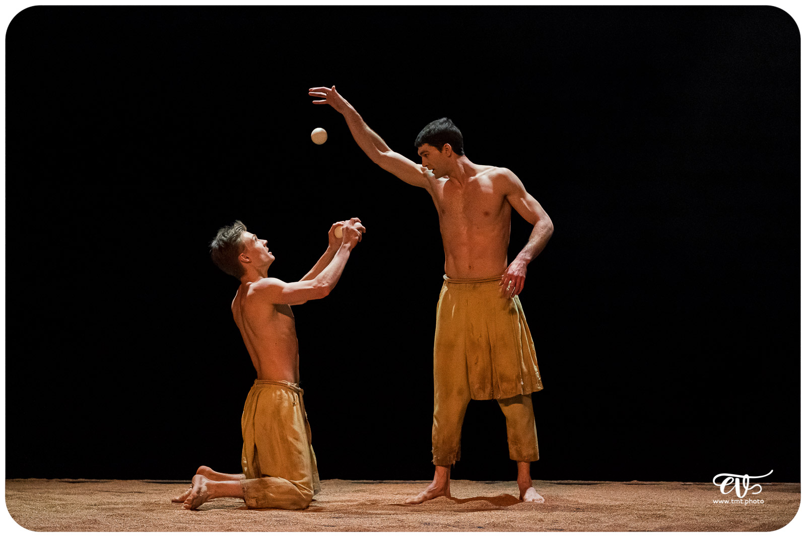 MY LAND (RECIRQUEL COMPANY)